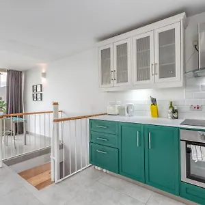 https://49-3-seafront-duplex-penthouse-in-valletta.qawrahotelsmalta.org